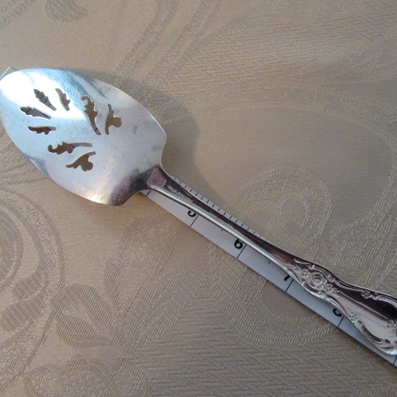 Wm. A Rogers Oneida LTD Silver Pie cutter/server - Picture 6 of 6